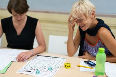 zwei Frauen lernen Italienisch