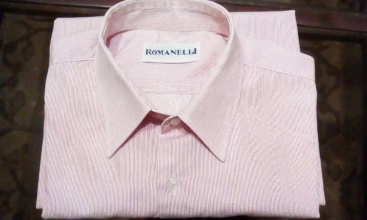 Una camisa Romanelli