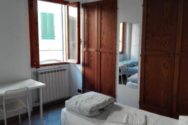 Single room in apartment in the city center