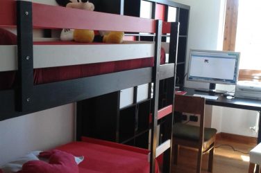 Bunkbed host family apartment